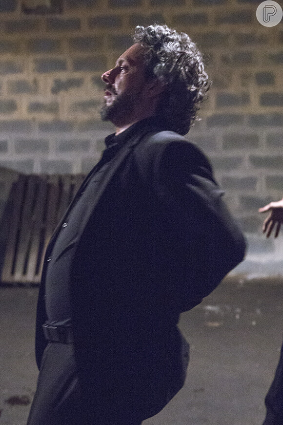 José Alfredo (Alexandre Nero) é atingido nas costas, na novela 'Império'