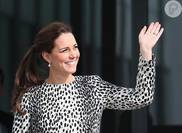 A Duquesa de Cambridge exibiu a barrigua de oito meses da segunda gravidez