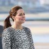 O traje escolhido por Kate Middleton custa 169 libras, o equivalente a quase R$ 800