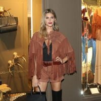 Fernanda Lima usa look country em lançamento de coleção em São Paulo