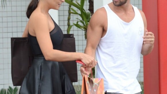 Juliana Paes passeia em shopping com o marido após se divertir em festa no Rio