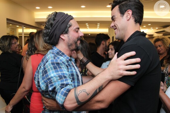 Alexandre Nero e Joaquim Lopes, colegas de 'Império', trocaram abraços