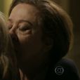 Novela 'Babilônia': Teresa (Fernanda Montenegro) e Estela (Nathalia Timberg) se beijam no primeiro capítulo