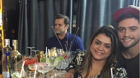 Preta Gil e Rodrigo Godoy degustam drinques do casamento: 'Bem alegres'