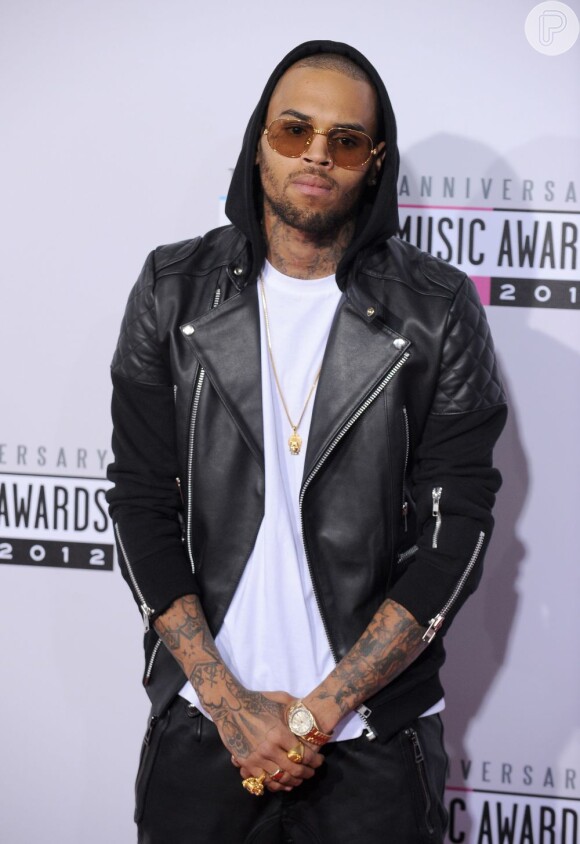 Com um visual bad boy, o rapper compareceu ao 40º American Music Awards em novembro de 2012