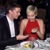 Segundo o veículo de comunicação, Miley Cyrus e Patrick Schwarzenegger jantaram em um restaurante japonês