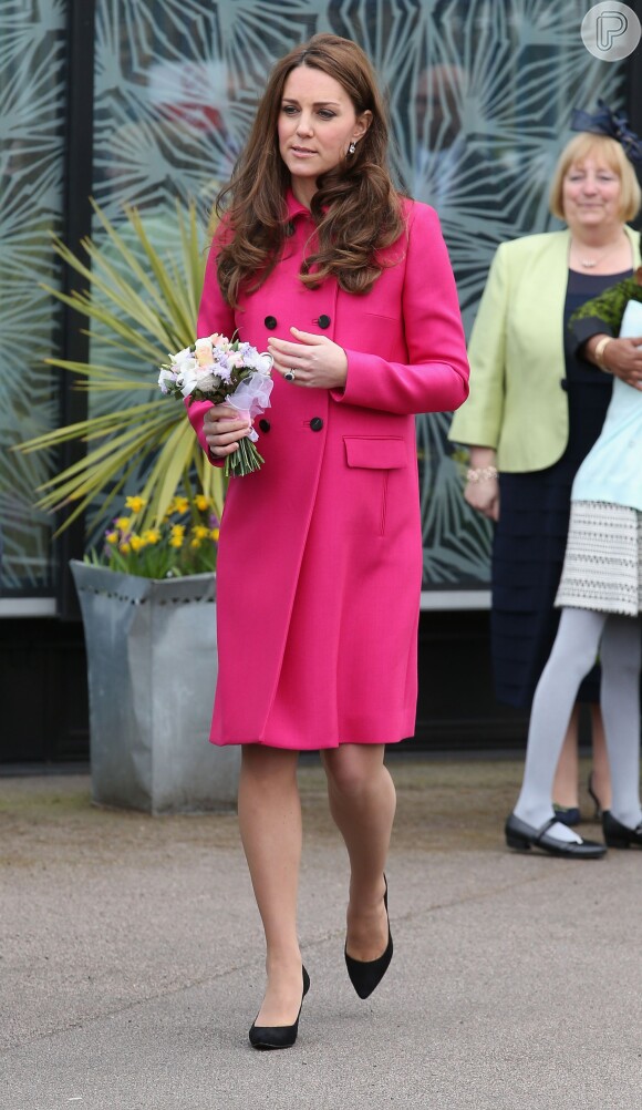 Kate chama a atenção pela beleza e pela classe, independentemente do look. A mulher do príncipe William usa marcas de luxo a marcas mais populares