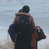 Deborah Secco vai à praia acompanhada do namorado, Hugo Moura, nesta sexta-feira, 27 de março de 2015, no Rio de Janeiro
