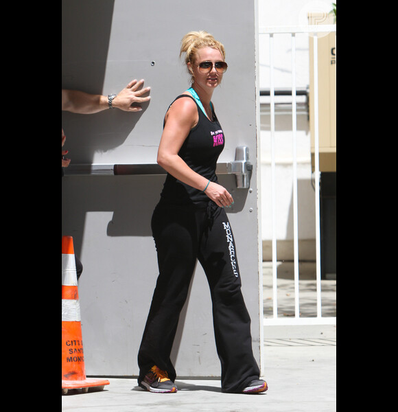 Britney Spears tem sido flagrada deixando a academia para manter a forma