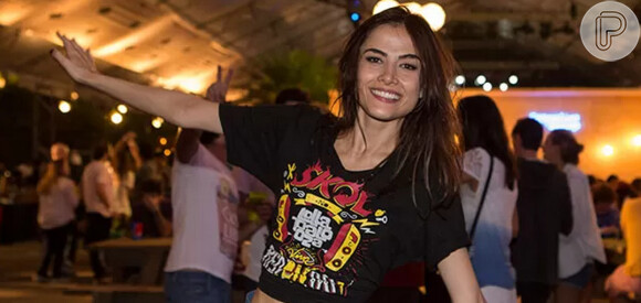 Maria Casadevall mostra boa forma no festival de música Lollapalooza, em São Paulo, neste sábado, 28 de março de 2015