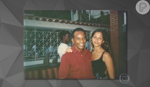 O registro mostra Camila aos 16 anos, ao lado do pai, Antonio Pitanga, quando moravam no Chapéu Mangueira