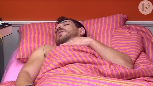 'Ele dorme muito cara e dorme muito rápido', disse Fernando sobre Cézar