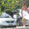 Marlon Teixeira, affair de Bruna Marquezine, mostra boa forma ao surfar no Rio de Janeiro