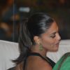 Juliana Paes capricha na maquiagem para sair com amigas no Rio