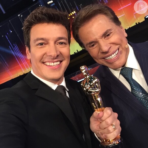 Rodrigo Faro fez selfie com Silvio Santos durante o 'Troféu Imprensa'