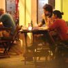 Humberto Carrão e Chandelly Braz são fotografados  em restaurante na Zona Sul do Rio de Janeiro