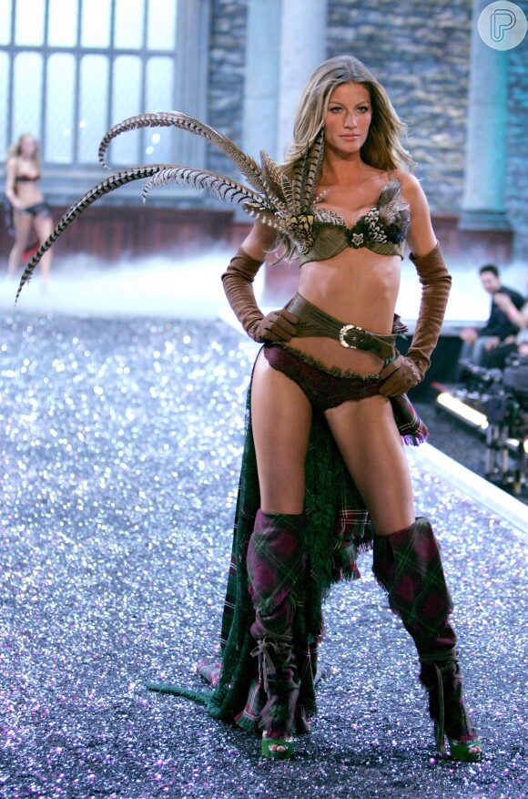 O último desfile de Gisele Bündchen pela Victoria's Secret, em 2006, foi marcado por fantasias luxuosas