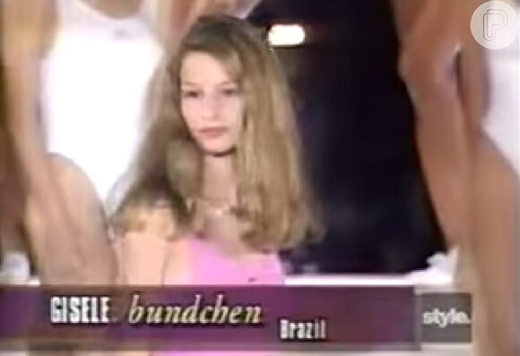 Em 1994, aos 14 anos, Gisele Bündchen participou do concurso 'Look of the Year', apresentado por Cindy Crowford