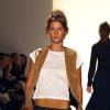 Em 2002, Gisele Bündchen já era a modelo mais bem paga do mundo, posto que ocupa até hoje