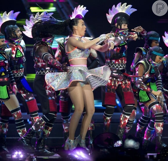 Katy Perry comemora venda de ingressos do Rock in Rio e confirma dois shows no Brasil