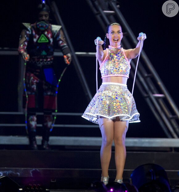 Katy Perry vem ao Brasil e faz três shows, no Rio, São Paulo e Curitiba