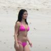 Selena Gomez se refrescou tomando banho de mar