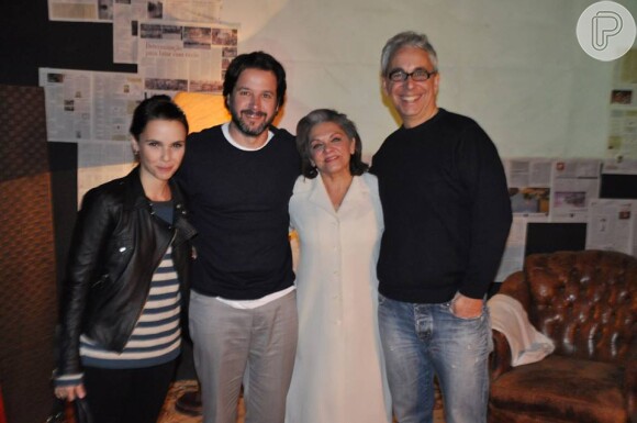 O casal com os atores Rita Ribeiro e Eduardo Gaspar após assistir a uma peça em Lisboa