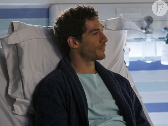 Felipe (Michel Noher) conta a Taís (Maria Flor) que Júlia (Isabelle Drummond) não é irmã biológica dele, em 'Sete Vidas'