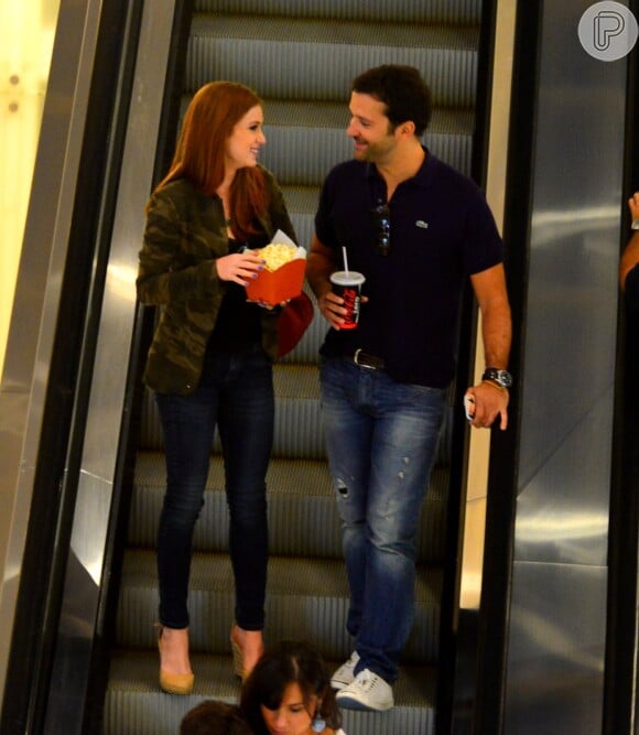 Marina Ruy Barbosa e Caio Nabuco aparecem juntos em público pela última vez no shopping, em março de 2015.