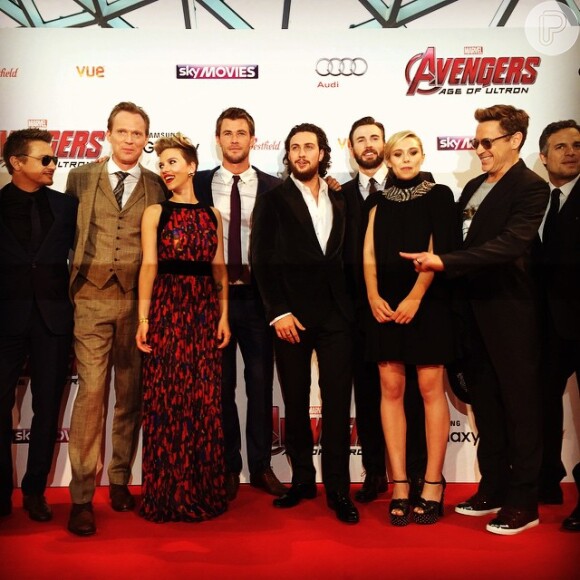 Robert Downey Jr. esteve na première do filme 'Vingadores: A Era de Ultron', em Londres