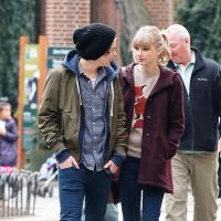 Taylor Swift e Harry Styles, do One Direction, passeiam em clima romântico em NY