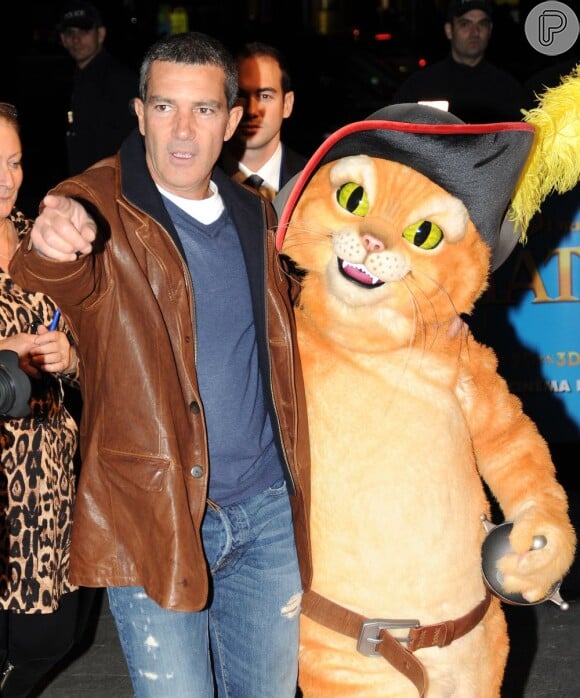Antonio Banderas é o ator que doa sua voz para o famoso personagem Gato de Botas da animação 'Shrek'