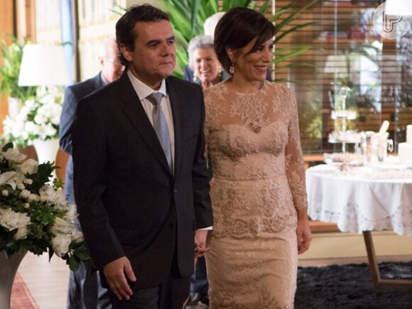Em 'Babilônia', os personagens de Gloria Pires e Cássio Gabus Mendes, Beatriz e Evandro, também se casaram, como na novela 'Vale Tudo'