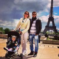 Luana Piovani e Pedro Scooby curtem o filho, Dom, em passeio na França