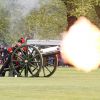 Cerimônia realizada em Londres fez disparos de canhão em homenagem ao nasimento da filha de Kate Middleton e príncipe William