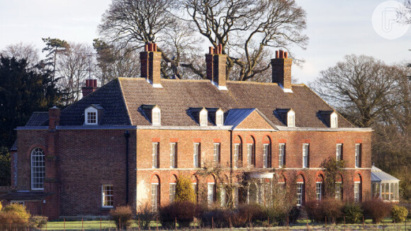 Kate Middleton e William viajaram com os filhos para sua casa do campo em Norfolk, nesta quarta-feira, 6 de maio de 2015