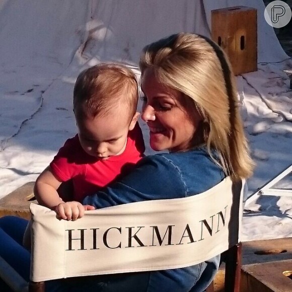 No Instagram, vira e mexe Ana Hickmann compartilha fotos de seu filho, Alexandre Jr.