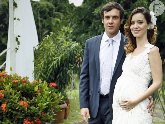 Laura (Nathalia Dill) e Caíque (Sergio Guizé) se casam no final da novela 'Alto Astral', em 8 de maio de 2015