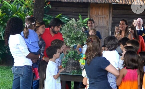 Giovanna Antonelli viaja uma dia aós comemorar o aniversário de 8 anos do filho, Pietro, junto de Murilo Benício