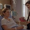 Aline com Inês (Adriana Esteves) no hospital, após a mãe levar um tiro da inimiga, Beatriz (Glória Pires)