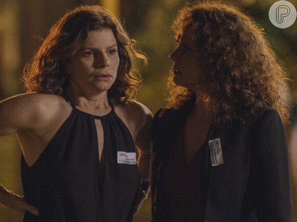 Irene (Malu Galli) deixa Lígia (Débora Bloch) furiosa ao tentar arrumar um pretendente para a irmã, na novela 'Sete Vidas', em 23 de maio de 2015