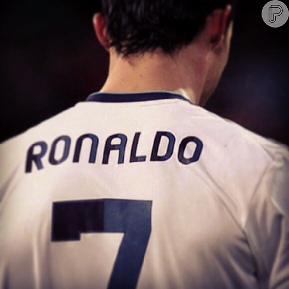 Cristiano Ronaldo defende o Real Madrid