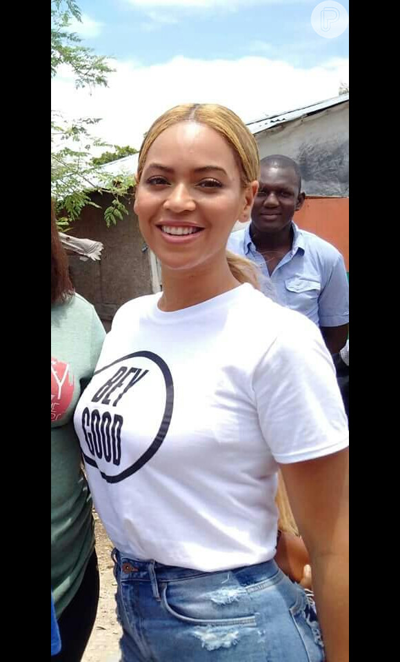 Beyoncé viajou em missão humanitária ao Haiti e foi atenciosa com os moradores locais