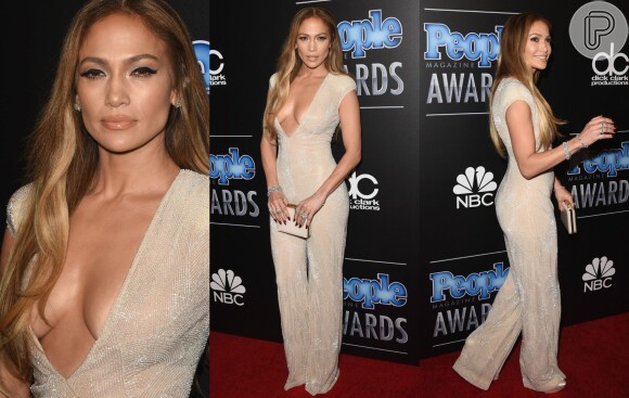 Jennifer Lopez também escolheu um macacão para ir ao People Magazine Awards 2014. A peça decotada é da Naeem Khan