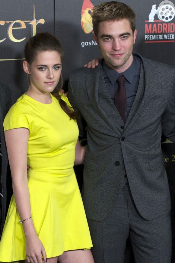 Kristen Stweart e Robert Pattinson protagonizaram a saga 'Crepúsculo' e engataram o romance que começou nos filmes. O namoro durou dois anos e terminou depois de uma traição de Kristen