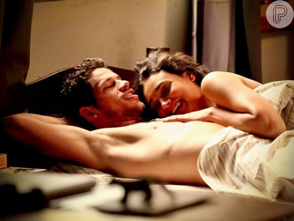 Em 'Avenida Brasil", Darkson (José Loreto) e Tessália (Débora Nascimento) se apaixonaram e terminaram a trama juntos