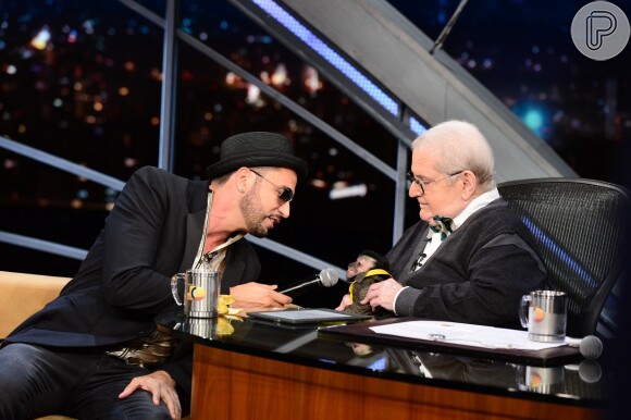 Twelves roubou a cena no 'Programa do Jô' desta quarta-feira,  27 de maio de 2015. O macaco-prego, de dois anos e meio, foi um presente de familiares a Latino