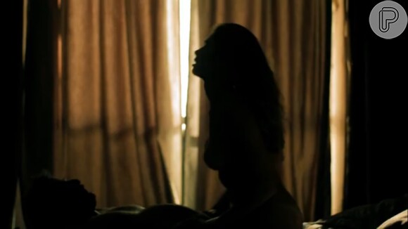 Grazi Massafera protagoniza cenas ousadas de sexo no novo clipe da novela 'Verdades Secretas', na qual vive Larissa, uma modelo que se prostitui
