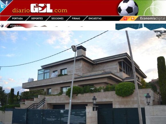 Segundo site espanhol 'DiarioGol', irmã e mãe de Neymar visitaram a mansão onde Ronaldinho Gaúcho morou durante seu período no Barcelona, entre 2003 e 2008