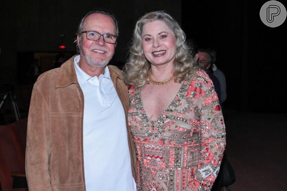Vera Fischer e Tato Gabus Mendes estreiam peça 'Relações Aparentes', em São Paulo nesta sexta, dia 05 de junho de 2015